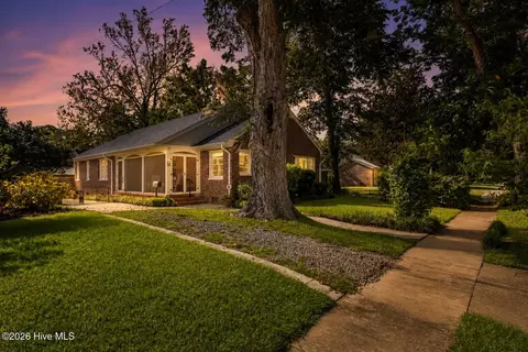 6 Keaton Ave, Wilmington, NC 28403