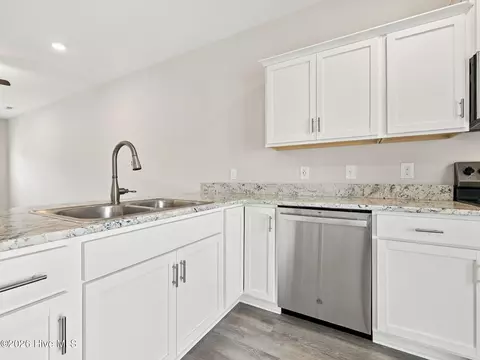Kitchen - 614 Jacks Crossing Dr, Hubert, NC 28539 photo 2 of 7