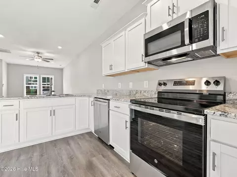 Kitchen - 614 Jacks Crossing Dr, Hubert, NC 28539 photo 5 of 7