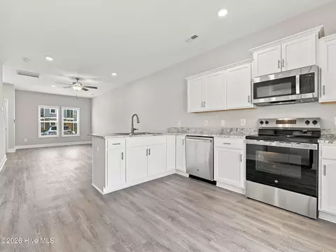 Kitchen - 614 Jacks Crossing Dr, Hubert, NC 28539 photo 6 of 7