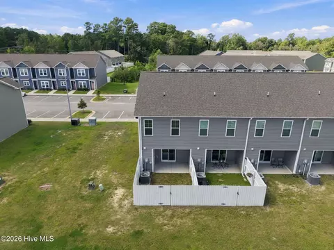 Exterior - 614 Jacks Crossing Dr, Hubert, NC 28539 photo 4 of 9