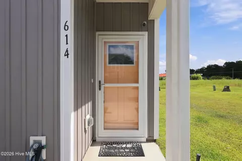Exterior - 614 Jacks Crossing Dr, Hubert, NC 28539 photo 2 of 9