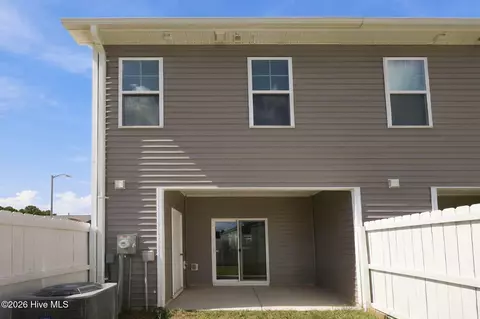 Exterior - 614 Jacks Crossing Dr, Hubert, NC 28539 photo 5 of 9