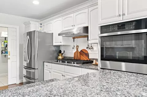 Kitchen - 512 Shell Dr, Kure Beach, NC 28449 photo 4 of 6