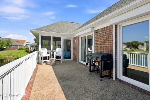 Exterior - 512 Shell Dr, Kure Beach, NC 28449 photo 5 of 9