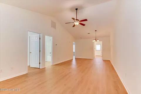 Living - 507 Edgecliff Ln, Evans, GA 30809 photo 3 of 6