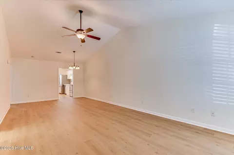 Living - 507 Edgecliff Ln, Evans, GA 30809 photo 4 of 6
