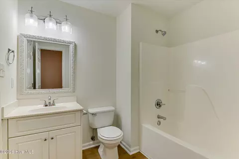Bath - 507 Edgecliff Ln, Evans, GA 30809 photo 2 of 2