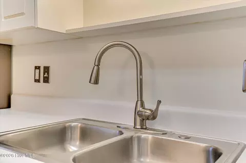 Kitchen - 507 Edgecliff Ln, Evans, GA 30809 photo 3 of 5