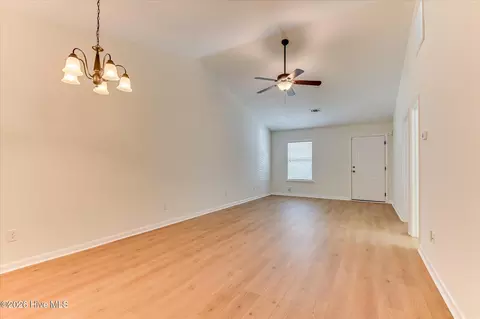 Living - 507 Edgecliff Ln, Evans, GA 30809 photo 5 of 6
