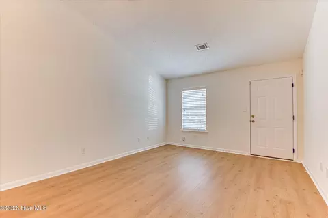 Living - 507 Edgecliff Ln, Evans, GA 30809 photo 1 of 6