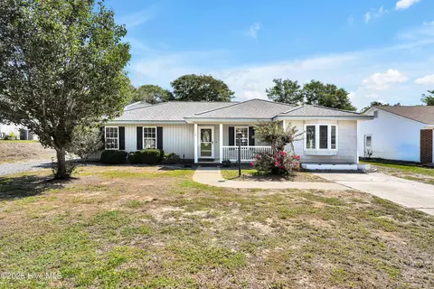 114 NE 8th St, Oak Island, NC 28465