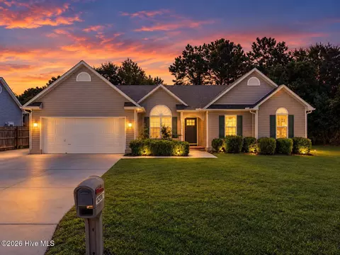 206 Winter Rd, Jacksonville, NC 28540