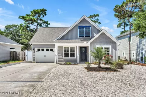 127 NE 15th St, Oak Island, NC 28465