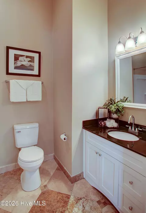 Bath - 936 Broad St #215, Augusta, GA 30901 photo 1 of 2
