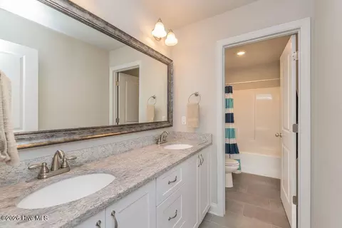 Bath - 1812 Preservation Cir, Evans, GA 30809 photo 3 of 10