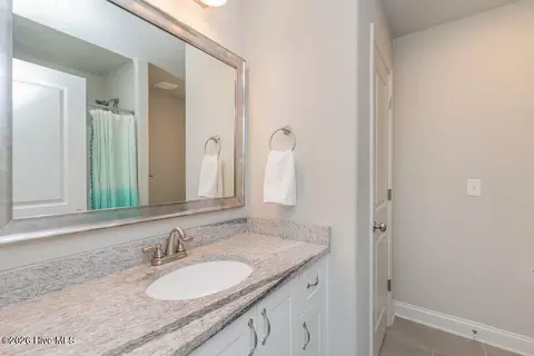Bath - 1812 Preservation Cir, Evans, GA 30809 photo 5 of 10