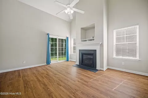 Living - 115 Winborne Ln, Edenton, NC 27932 photo 2 of 3