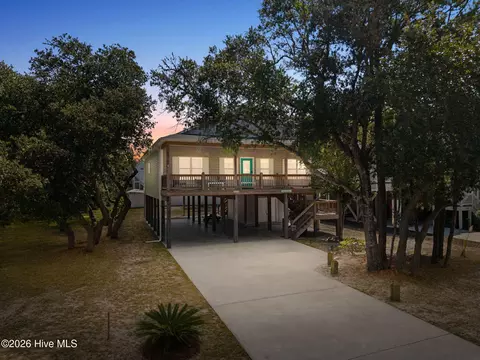 110 NW 7th St, Oak Island, NC 28465