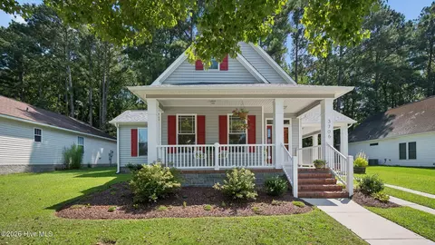 3706 Willow Run Dr, Greenville, NC 27858