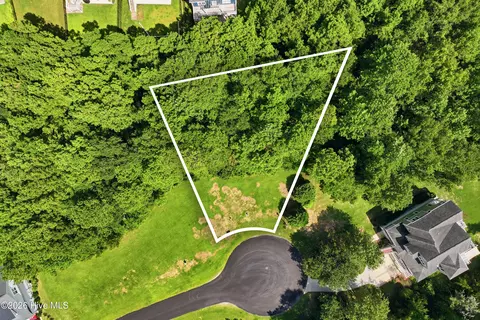 415 Wisteria Ln, Holly Ridge, NC 28445