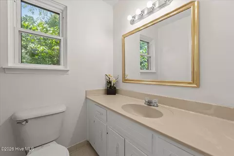 Bath - 128 Silver Maple Ct, Martinez, GA 30907 photo 3 of 4