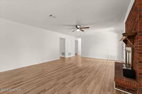 Living - 128 Silver Maple Ct, Martinez, GA 30907 photo 2 of 3