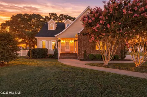 157 Pelican Pointe Dr, Elizabeth City, NC 27909