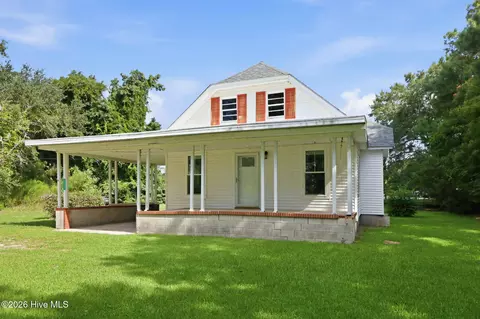 1112 Wilson Ave, Morehead City, NC 28557