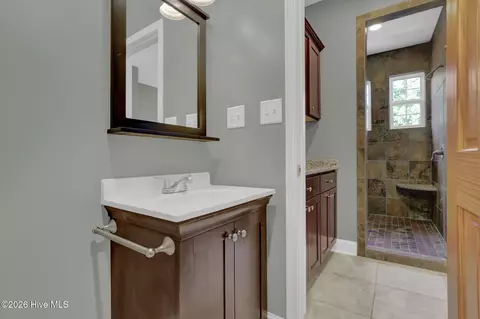 Bath - 305 Hickory Ln, Hampstead, NC 28443 photo 5 of 6