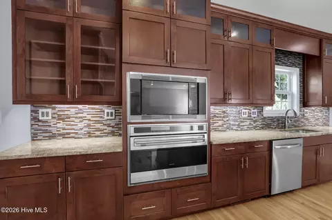 Kitchen - 305 Hickory Ln, Hampstead, NC 28443 photo 2 of 4