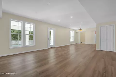 Living - 305 Hickory Ln, Hampstead, NC 28443 photo 4 of 5