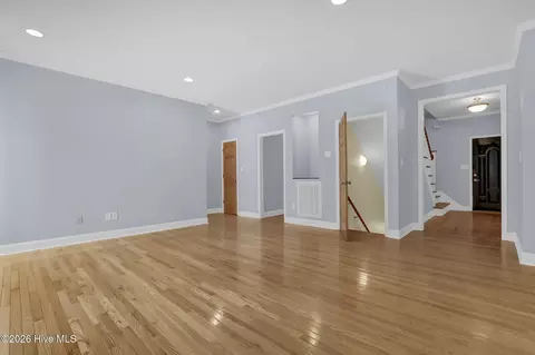 Living - 305 Hickory Ln, Hampstead, NC 28443 photo 2 of 5