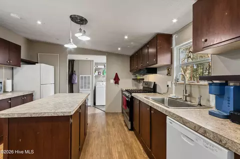 Kitchen - 89 Kanati Trl, Murphy, NC 28906 photo 1 of 4