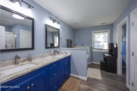 Bath - 165 Pinecroft Dr, Dunn, NC 28334 photo 1 of 4