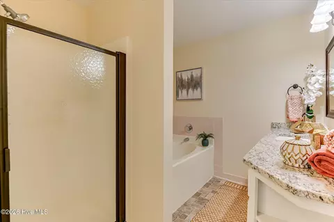 Bath - 4655 Wellington Ct, Evans, GA 30809 photo 1 of 3