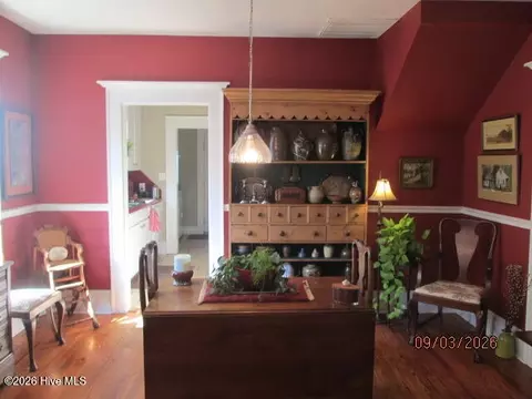 Dining - 104 E 13th St, Washington, NC 27889 photo 1 of 2