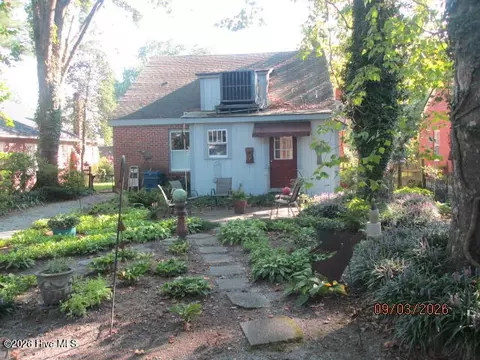 Exterior - 104 E 13th St, Washington, NC 27889 photo 2 of 5