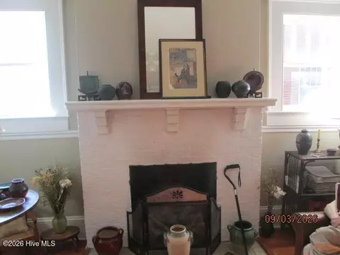Living - 104 E 13th St, Washington, NC 27889 photo 1 of 1