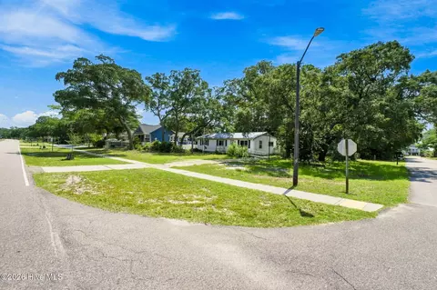 2607 W Oak Island Dr, Oak Island, NC 28465