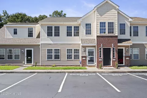 4513 Country Club Rd #F102, Morehead City, NC 28557