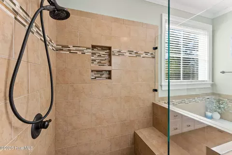 Bath - 4037 Dewaal St, Evans, GA 30809 photo 4 of 12