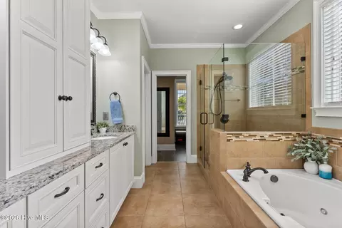 Bath - 4037 Dewaal St, Evans, GA 30809 photo 6 of 12