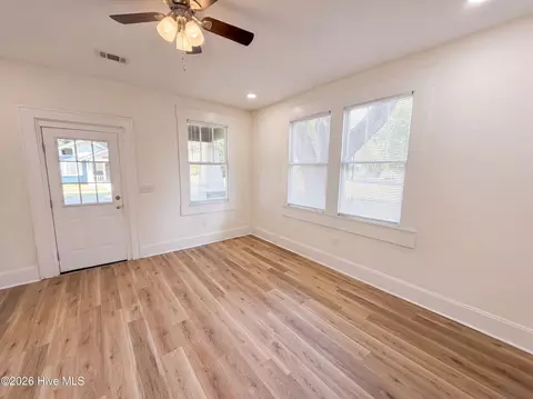 Living - 114 Ellis St, Augusta, GA 30901 photo 2 of 4