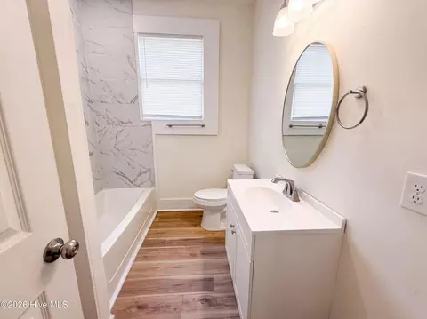 Bath - 114 Ellis St, Augusta, GA 30901 photo 3 of 5