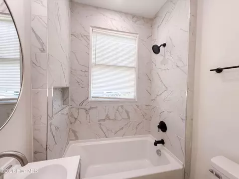 Bath - 114 Ellis St, Augusta, GA 30901 photo 5 of 5