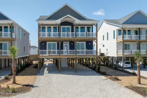 113 Lacosta Pl, North Topsail Beach, NC 28460