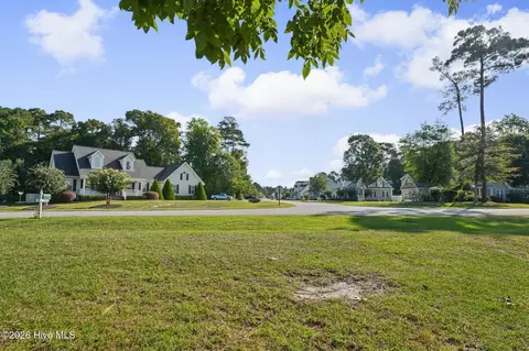209 Creek View Cir, Sneads Ferry, NC 28460