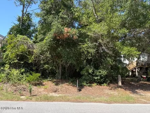 115 NE 5th St, Oak Island, NC 28465