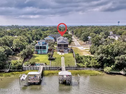 602 E Yacht Dr, Oak Island, NC 28465